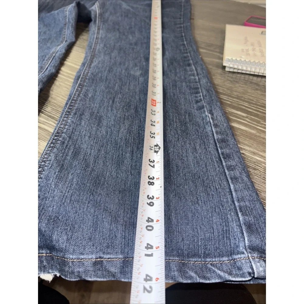 MERONA Woman's Size 16 Jeans  Stretch Mid Rise Casual Blue Denim 5-Pocket Design